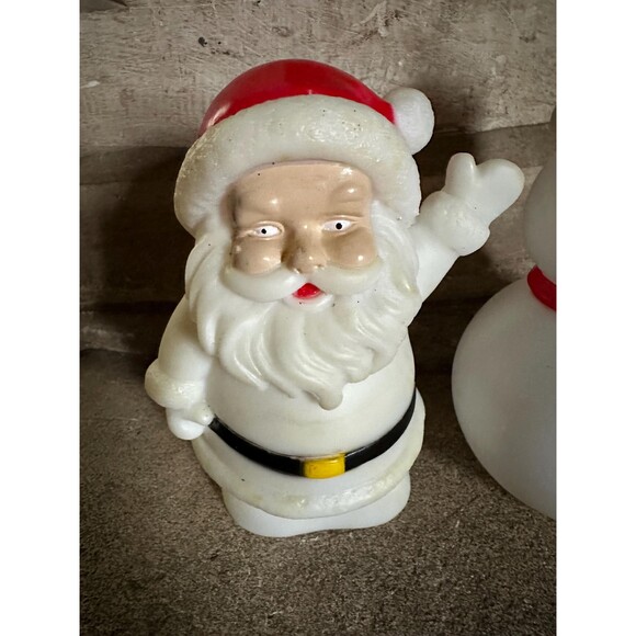 Vintage battery operated small blow molds Santa Claus and snowman. - Picture 5 of 5